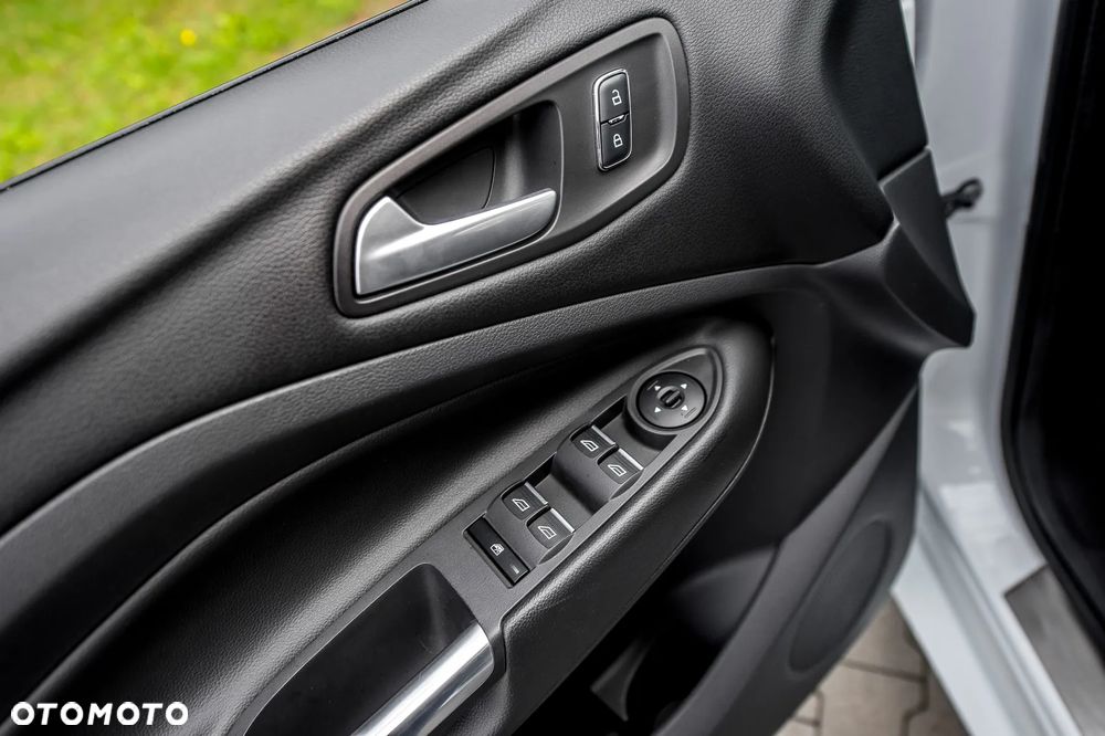 Ford Kuga 2.0 TDCi 4WD Titanium Plus - 27