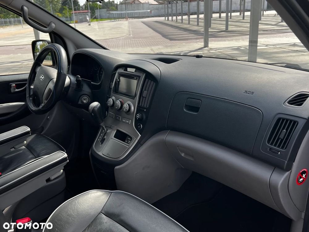 Hyundai H-1 Starex - 12