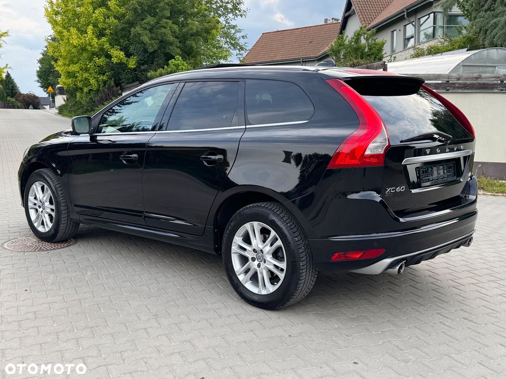 Volvo XC 60 D5 AWD R-Design Kinetic - 11