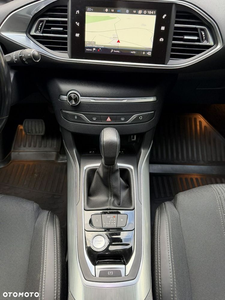 Peugeot 308 - 35