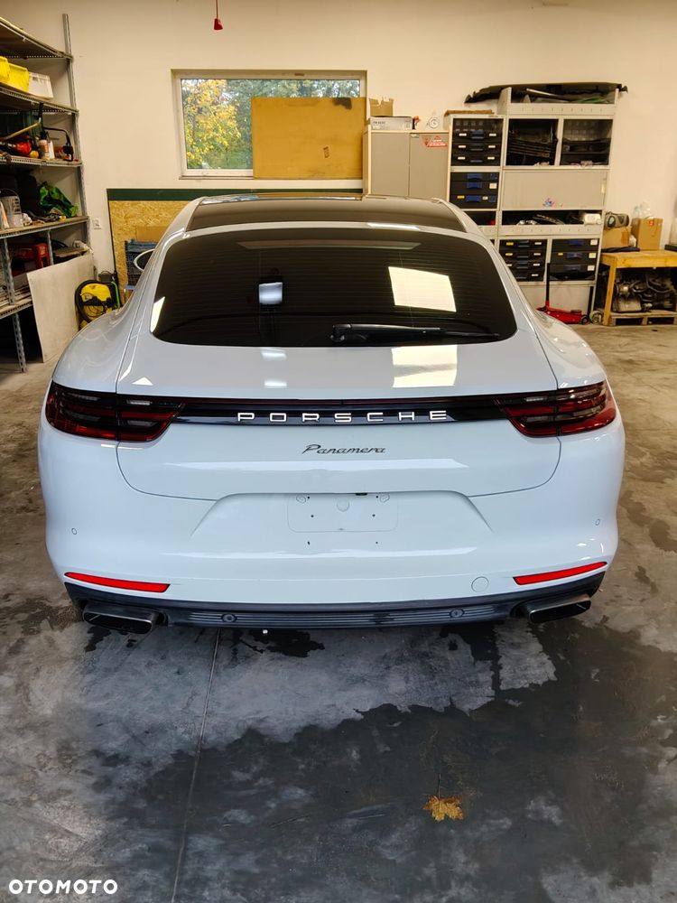 Porsche Panamera - 15