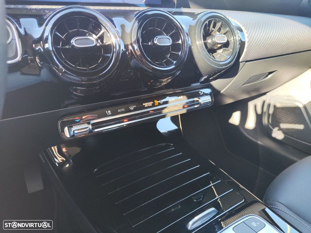 Mercedes-Benz A 200 Standard - 18