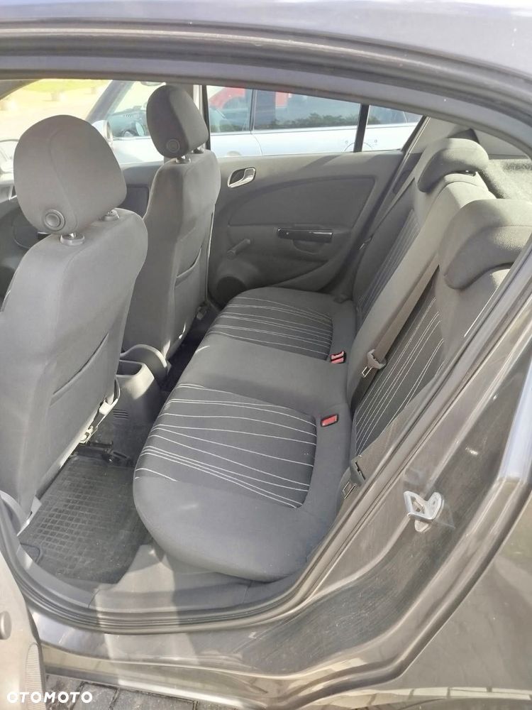 Opel Corsa 1.2 16V Essentia - 4