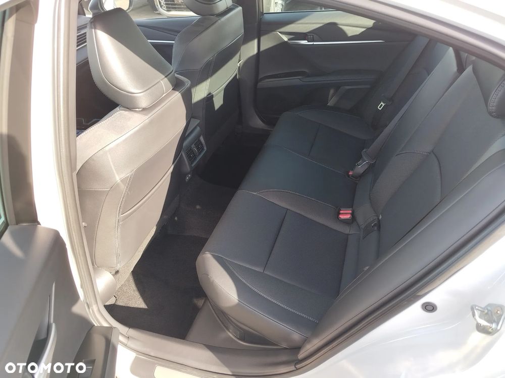 Toyota Camry 2.5 Hybrid Dynamic Force Prestige e-CVT - 17
