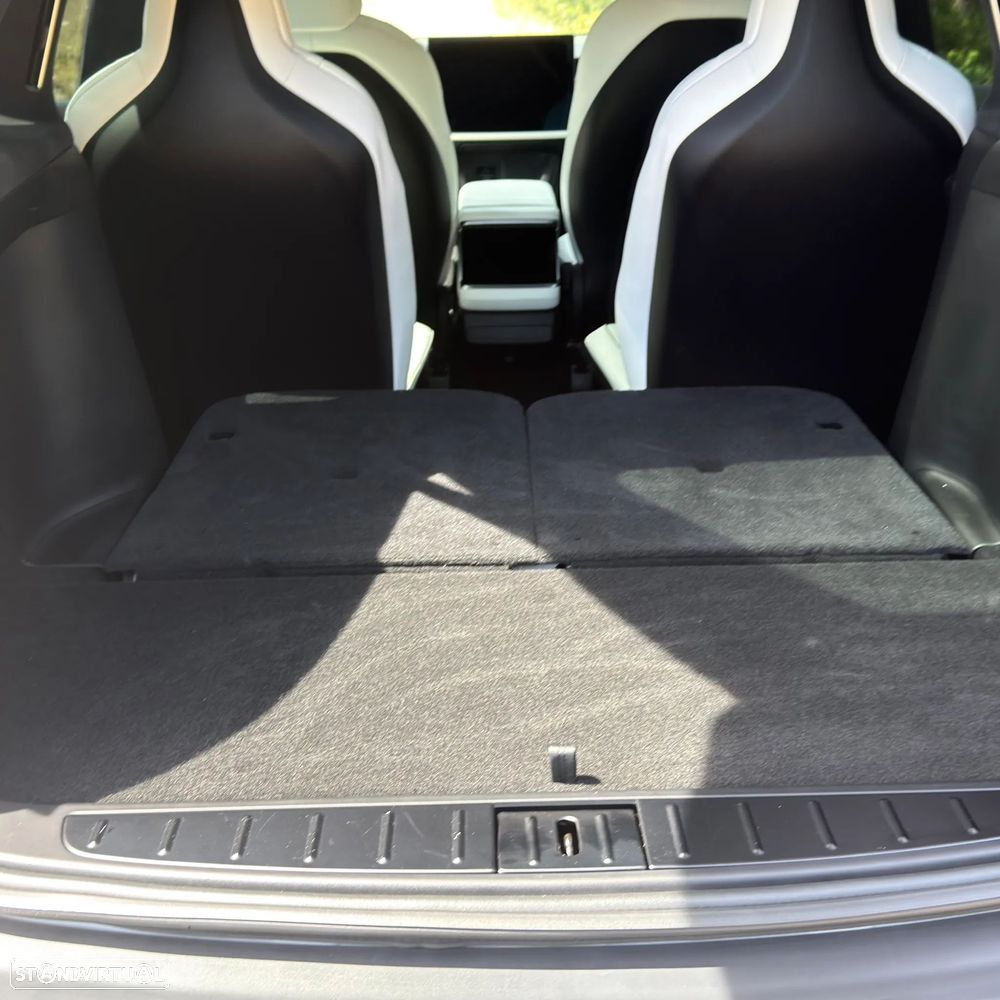 Tesla Model X Plaid AWD - 31