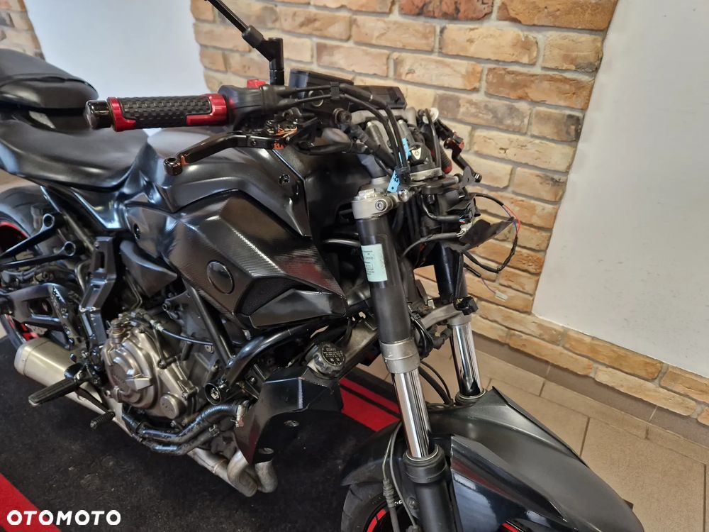 Yamaha MT - 28