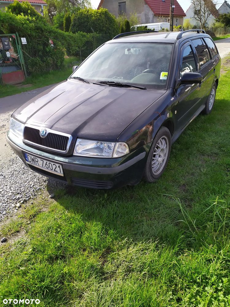 Skoda Octavia 1.6 Ambiente - 2