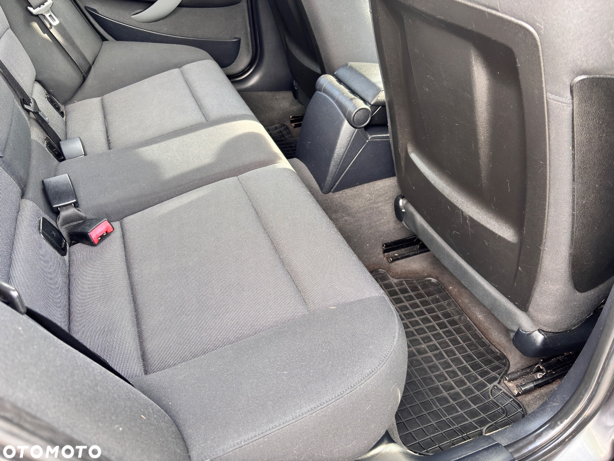 BMW Seria 1 118i - 13