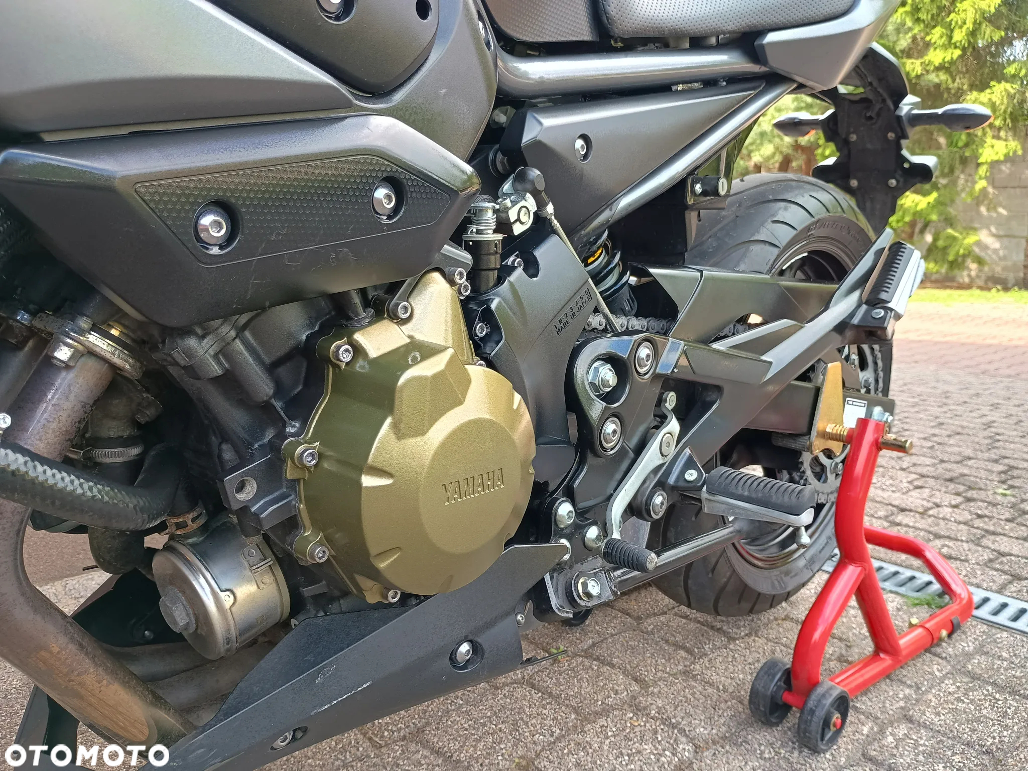Yamaha XJR - 19