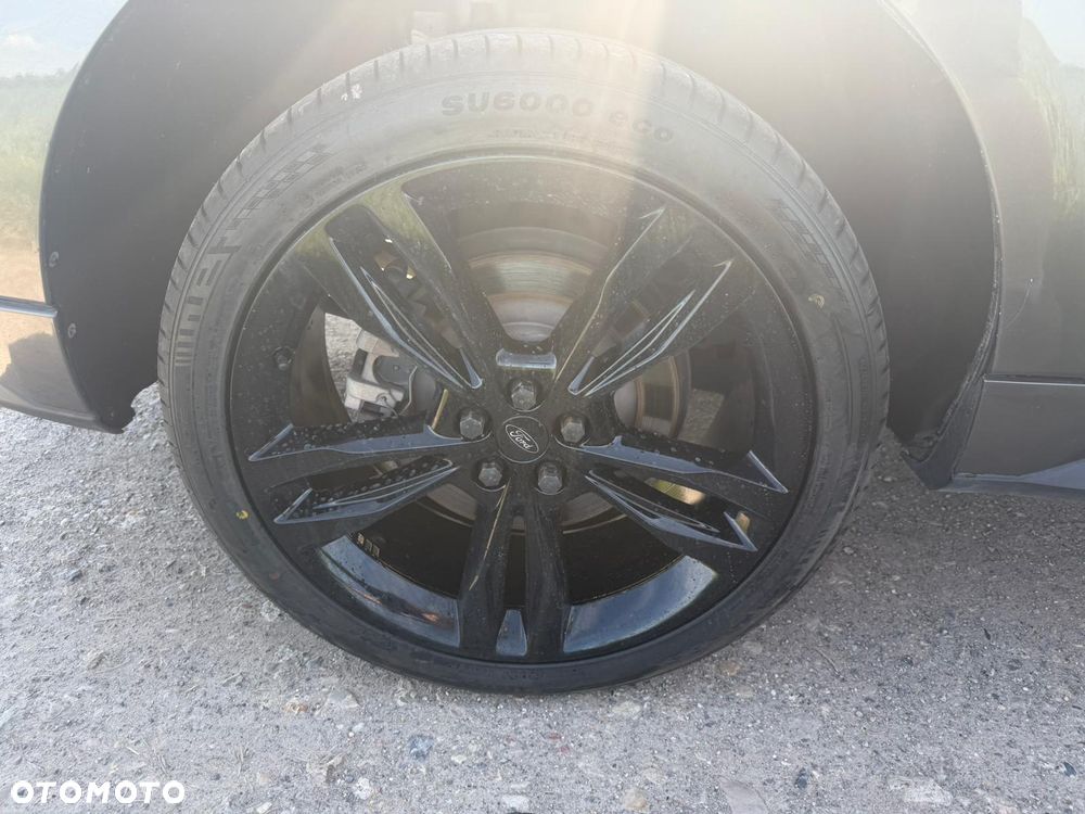Ford Edge - 18
