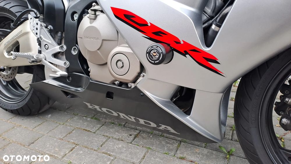 Honda CBR - 13