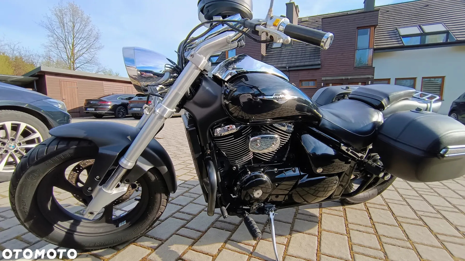 Suzuki Intruder - 14