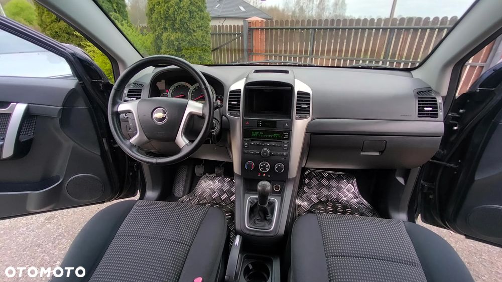 Chevrolet Captiva 2.4 LS - 27
