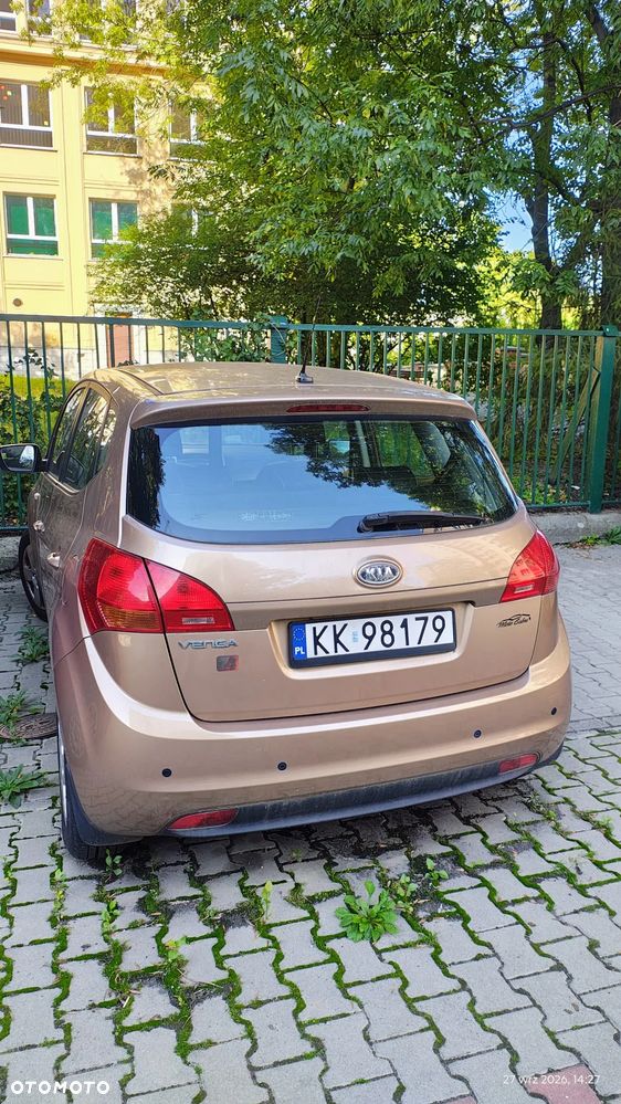 Kia Venga - 11