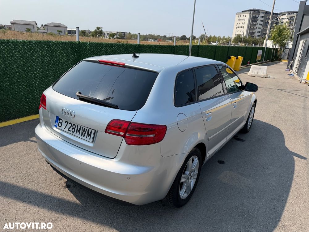 Audi A3 Sportback 1.6 TDI S-tronic Attraction - 4