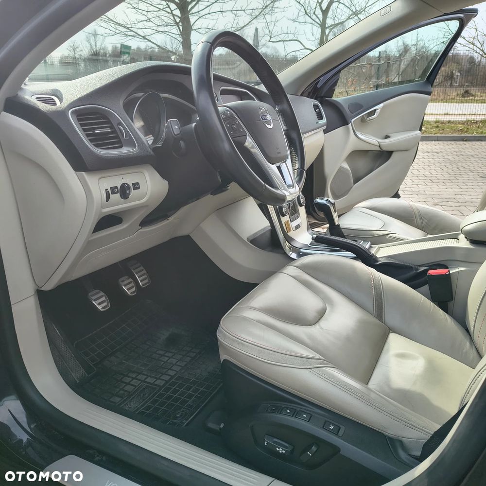 Volvo V40 D2 Drive-E Ocean Race - 9