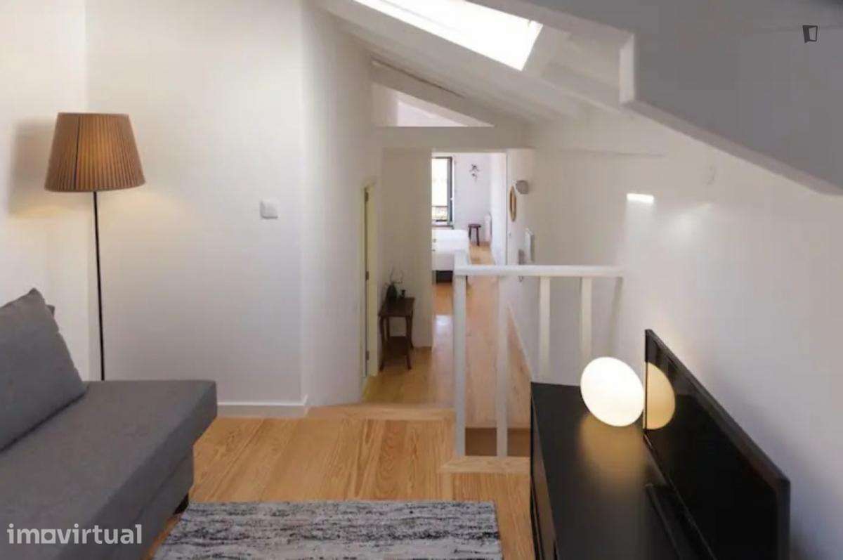 Apartamento com 1 quartos - localizado em São Nicolau Porto - Grande imagem: 2/13