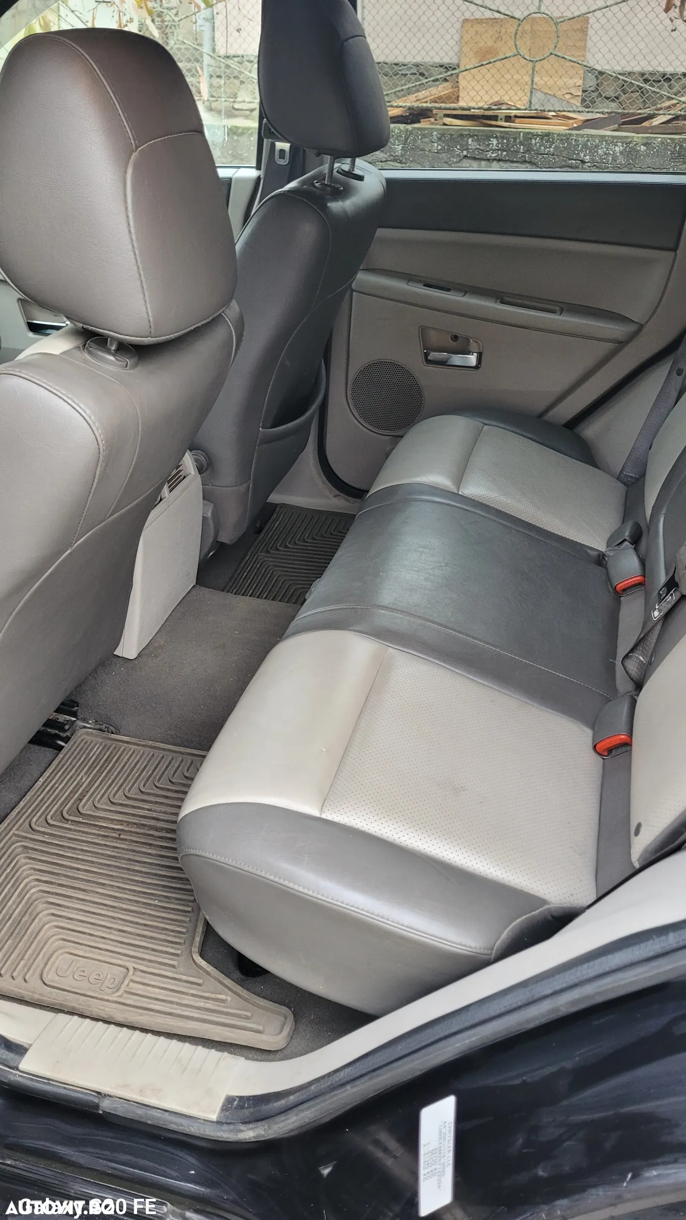 Jeep Grand Cherokee - 11