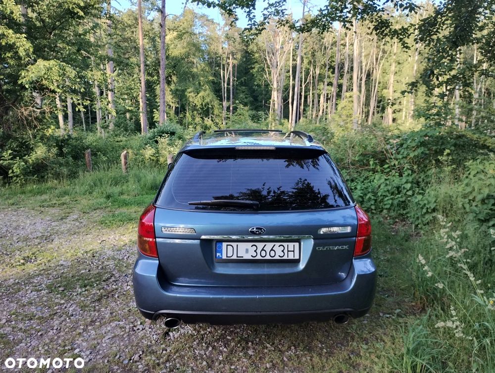 Subaru Outback 3.0 H6 - 5