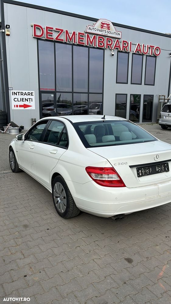 Dezmembram Mercedes-Benz C class w204 2.2 diesel din 2010 - 4