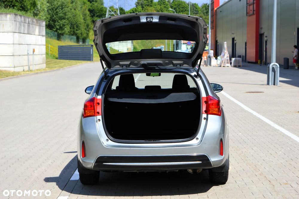 Toyota Auris 1.6 Premium Comfort - 30