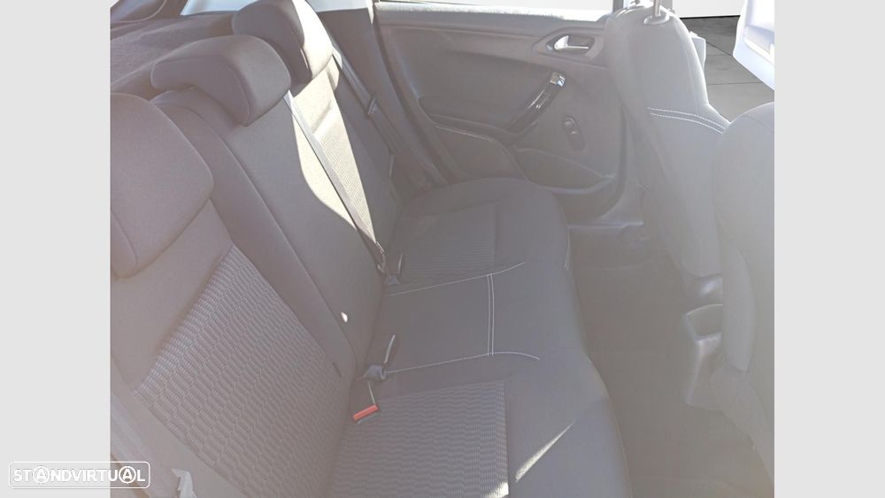 Peugeot 208 1.2 PureTech Style - 24