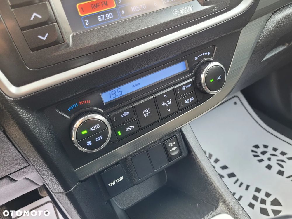 Toyota Auris 1.33 VVT-i Premium Comfort - 28