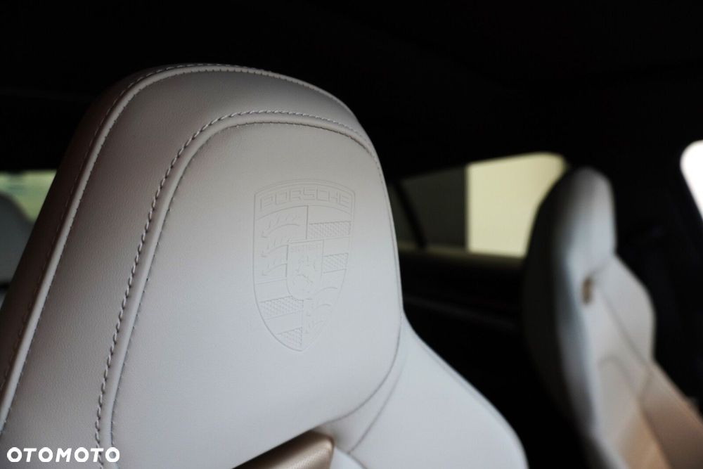 Porsche Panamera - 16