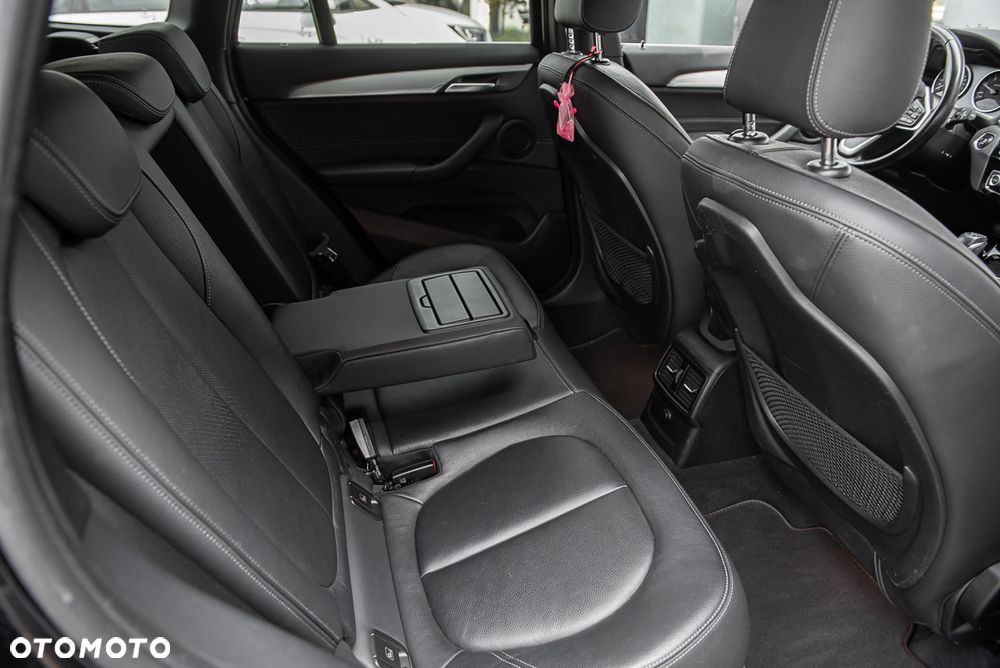 BMW X1 xDrive18d xLine sport - 32