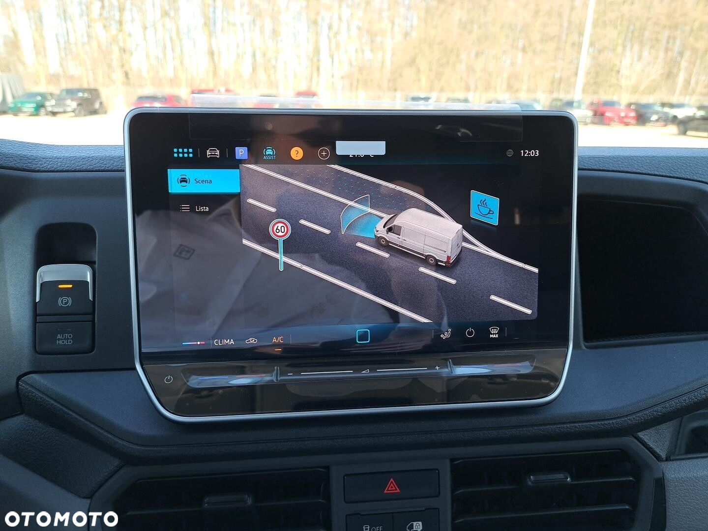 Volkswagen Crafter 35 Furgon z wysokim dachem silnik: 2,0 l EU6 SCR 177 KM / skrzynia biegów: 4MOTION automatyczna 8-biegowa rozstaw osi: 3640 mm - 28