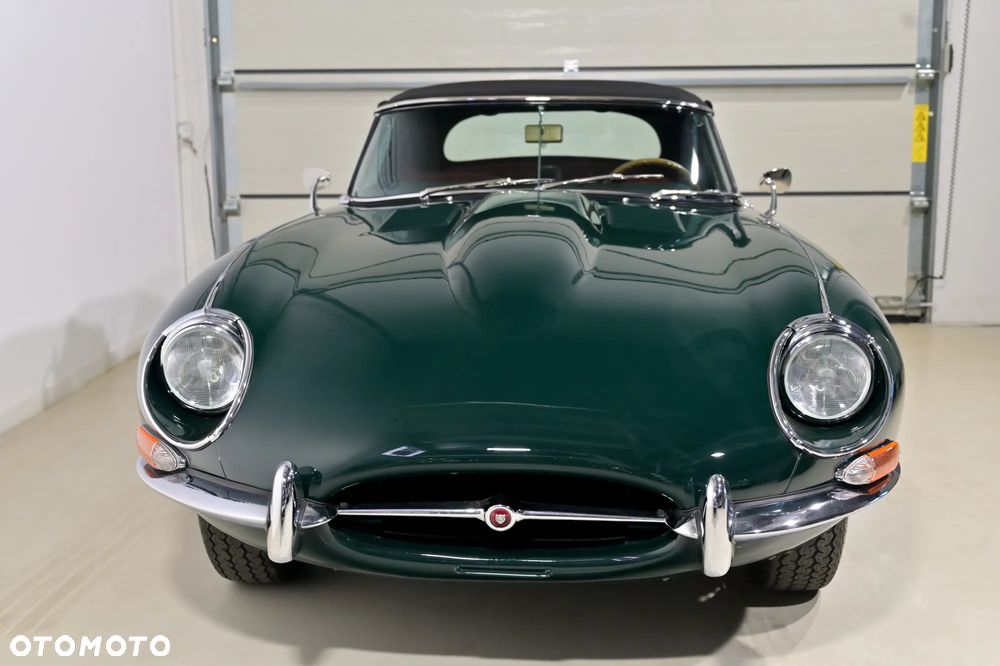 Jaguar E-Type - 4