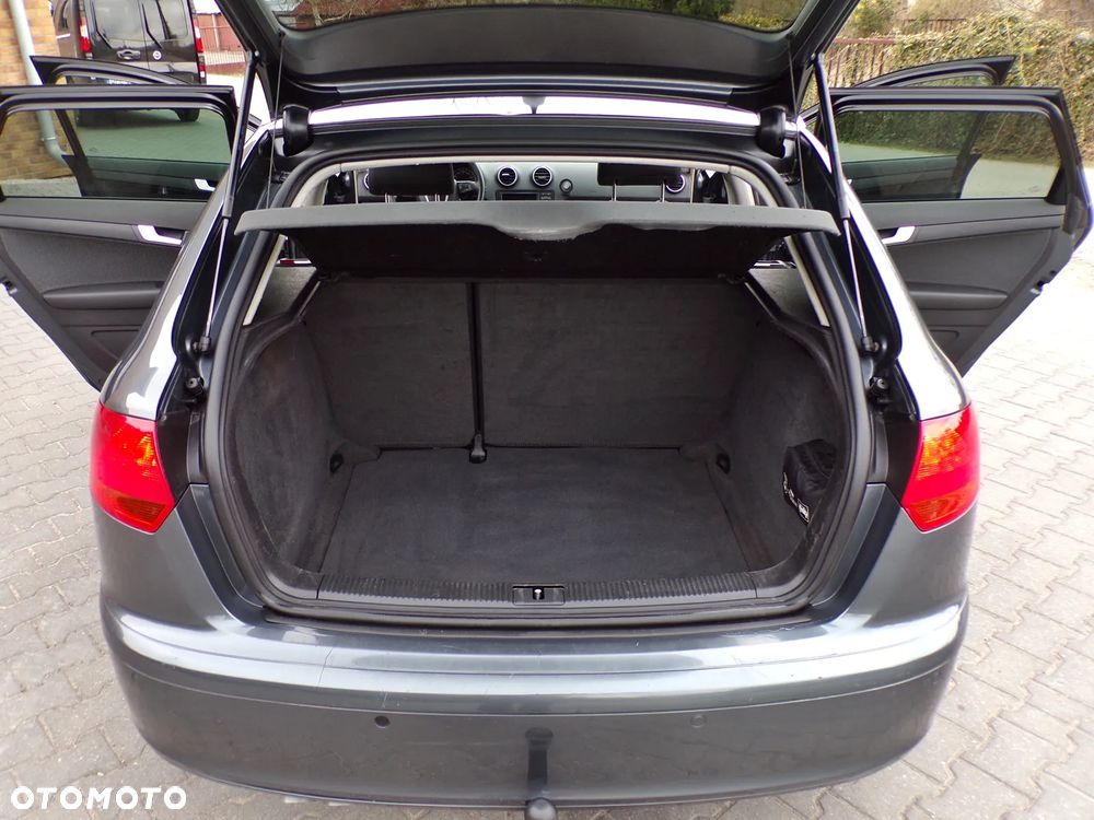 Audi A3 Sportback 1.9 TDI S line Sportpaket plus - 27