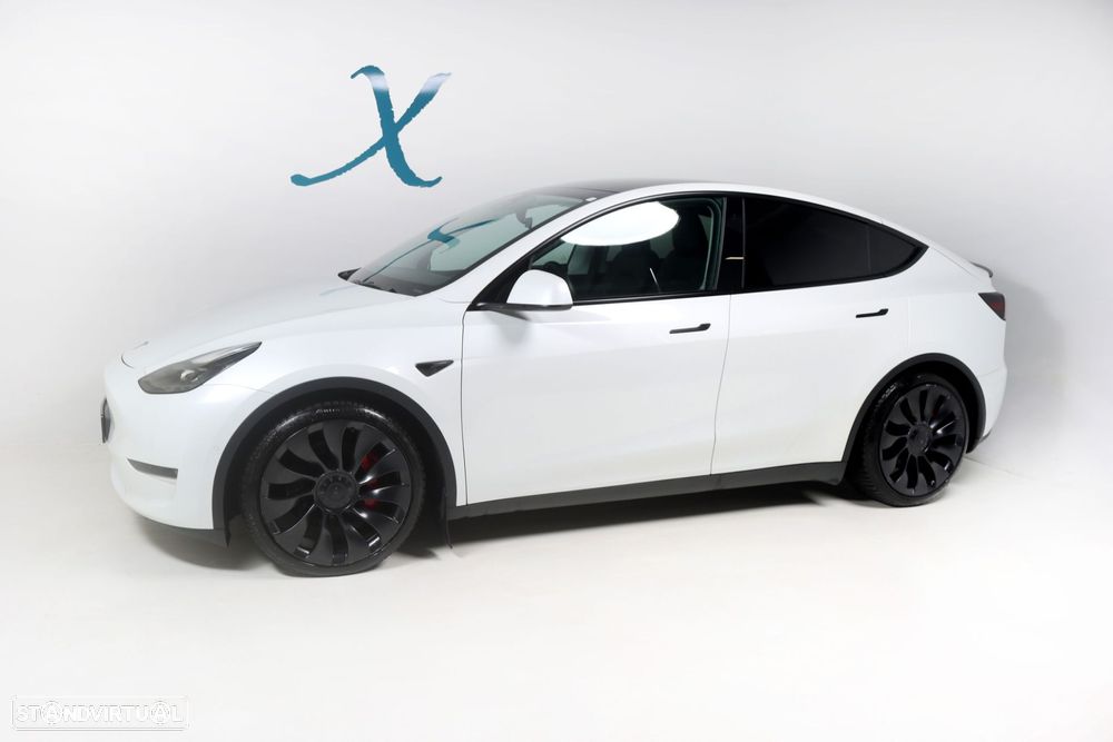 Tesla Model Y Performance Dual Motor AWD - 3