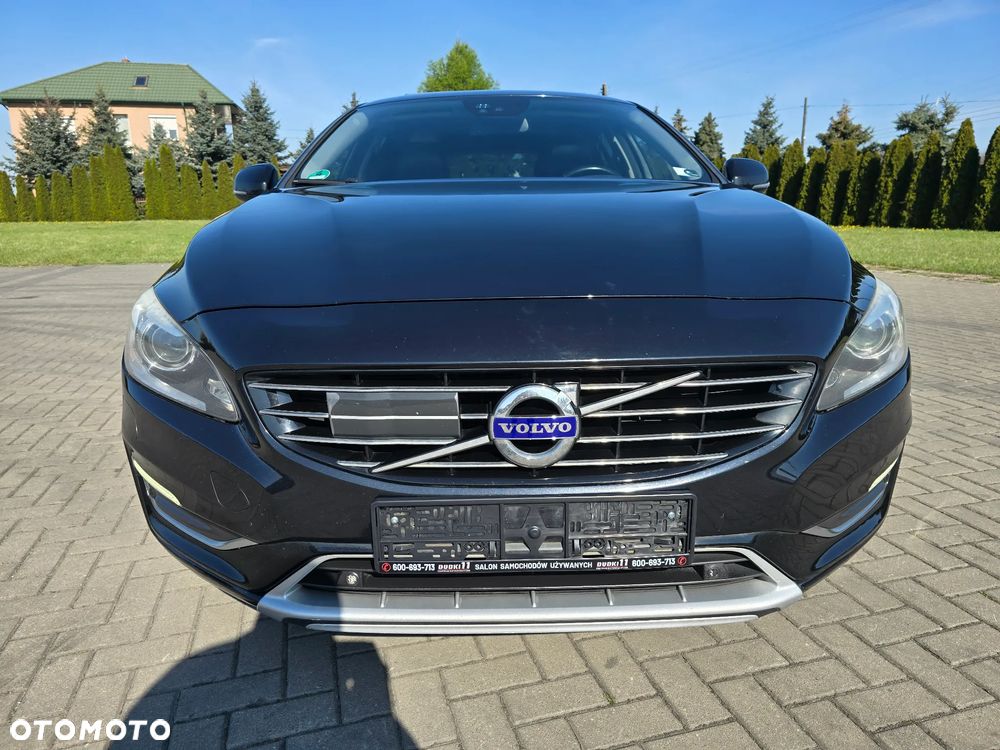 Volvo V60 D6 AWD Plug-in Hybrid R-Design Summum - 5