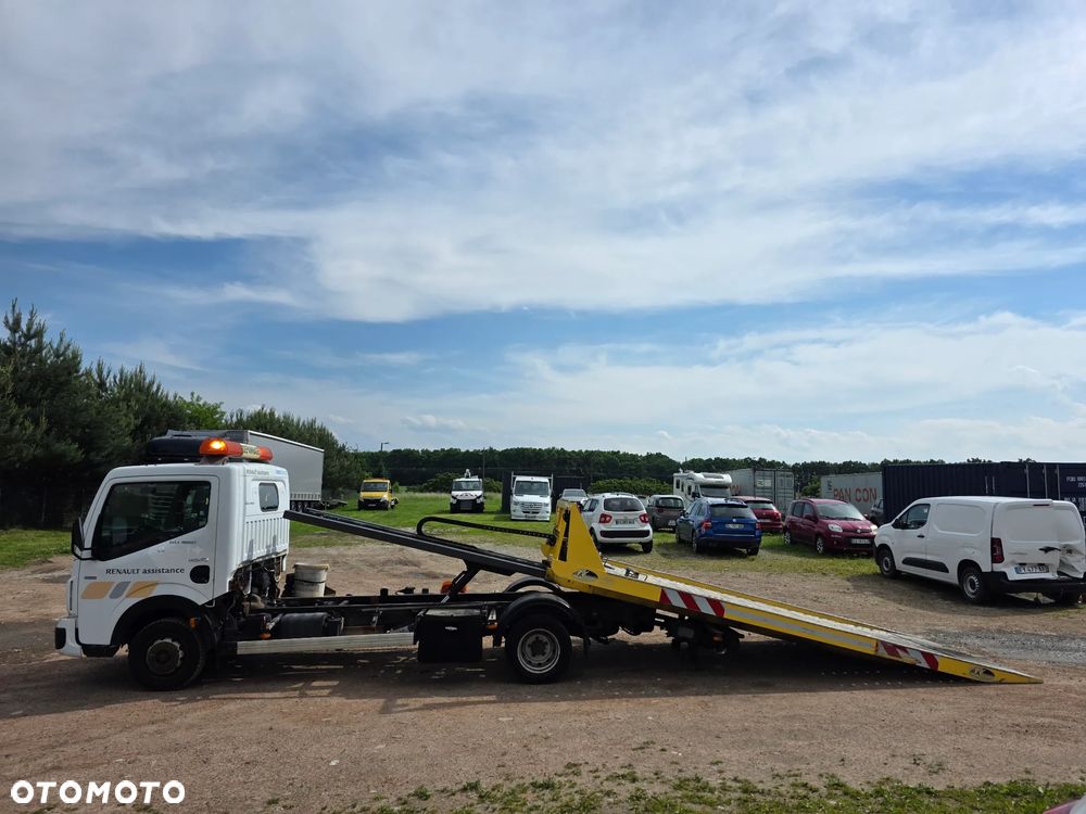 Renault Maxity - 10