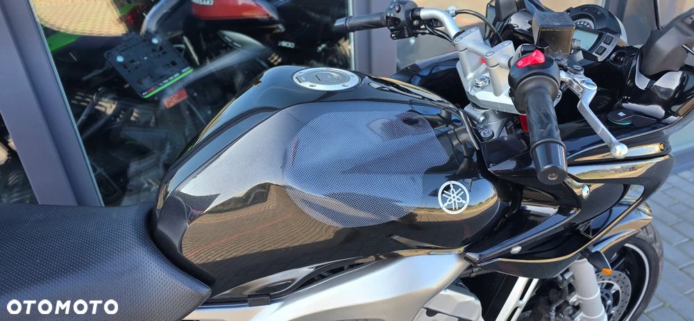 Yamaha FZ6 - 12