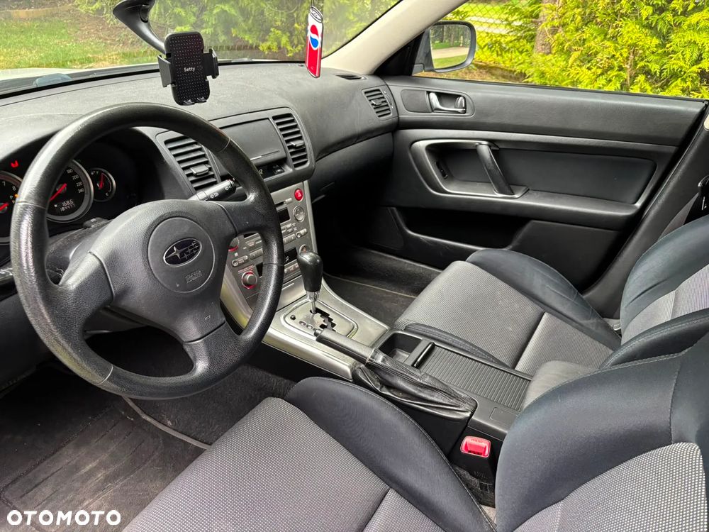 Subaru Legacy - 11