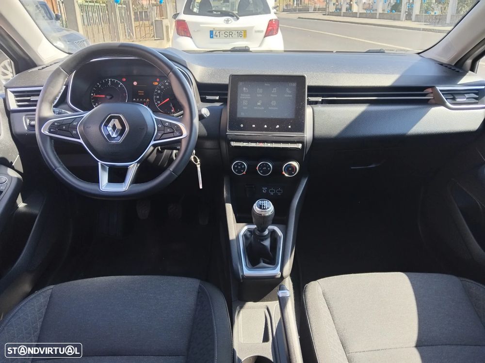Renault Clio - 10