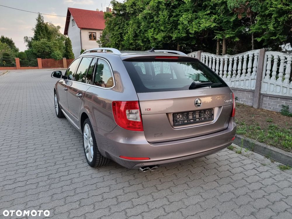 Skoda Superb 2.0 TDI Elegance DSG - 5