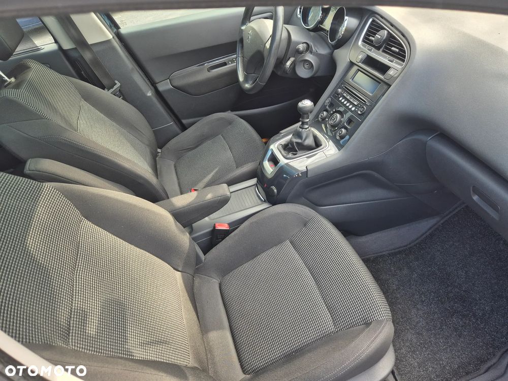 Peugeot 5008 1.6 THP Premium - 11