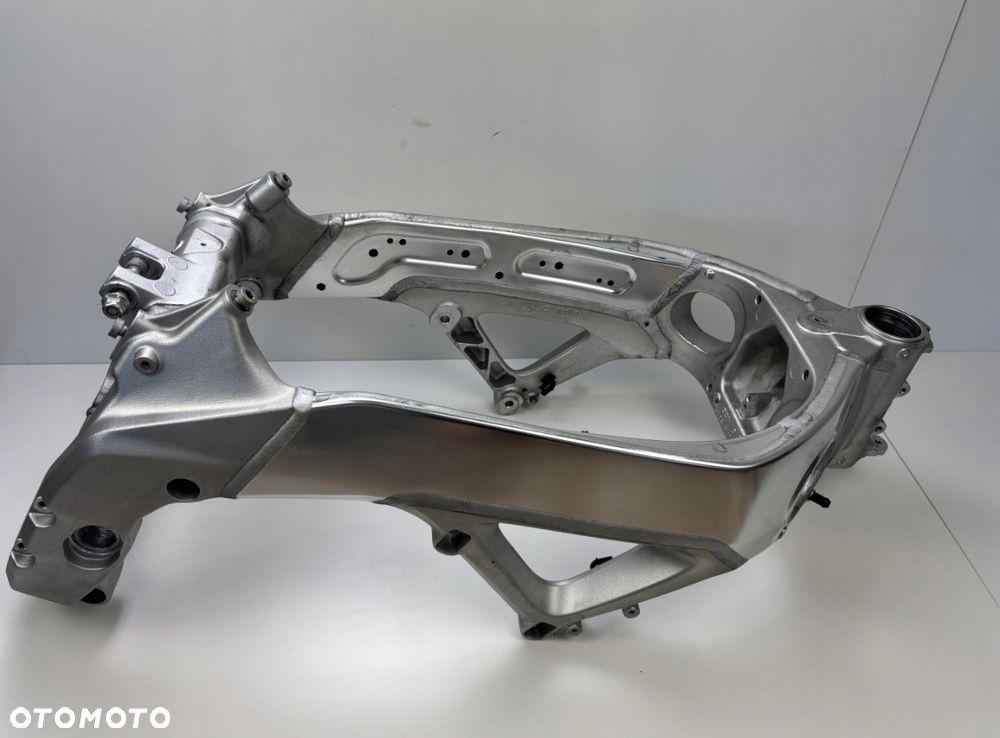 Rama z kompletem Niemieckich dokumentów do rejestracji Aprilia Tuono V4 2011-16 Oryginał - 1