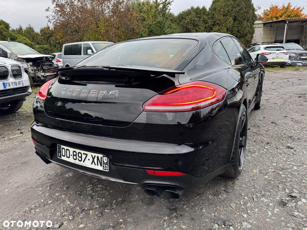 Porsche Panamera GTS PDK - 34