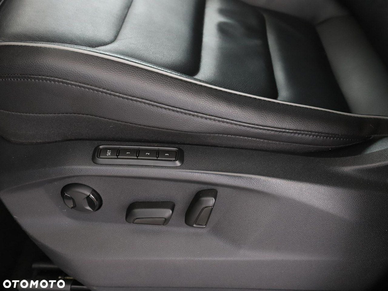 Volkswagen Tiguan 1.5 TSI ACT OPF Comfortline - 37