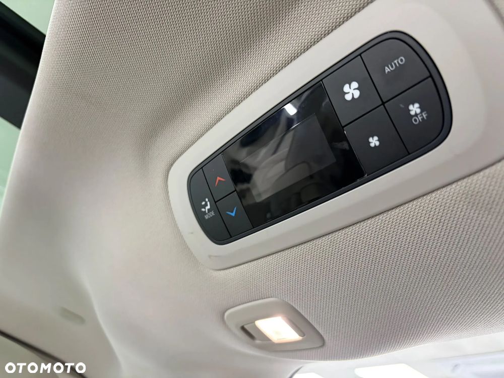 Chrysler Pacifica - 24