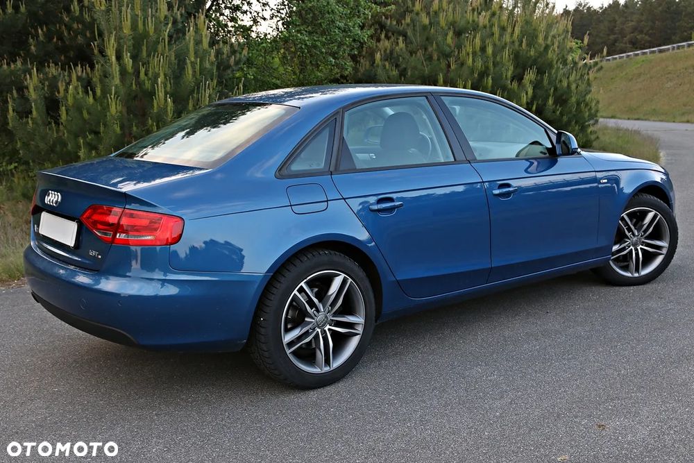 Audi A4 Limousine - 20