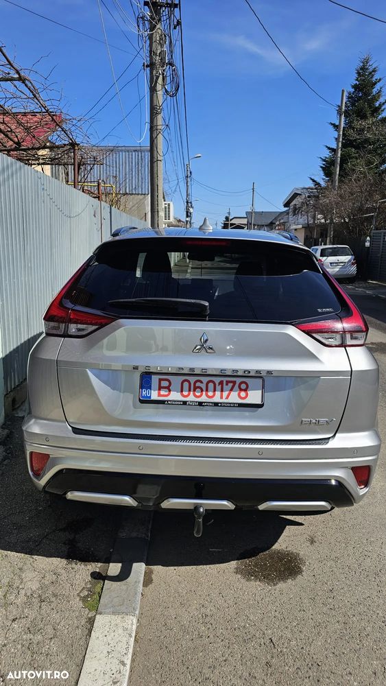Mitsubishi Eclipse-Cross 4WD Plus Select - 2
