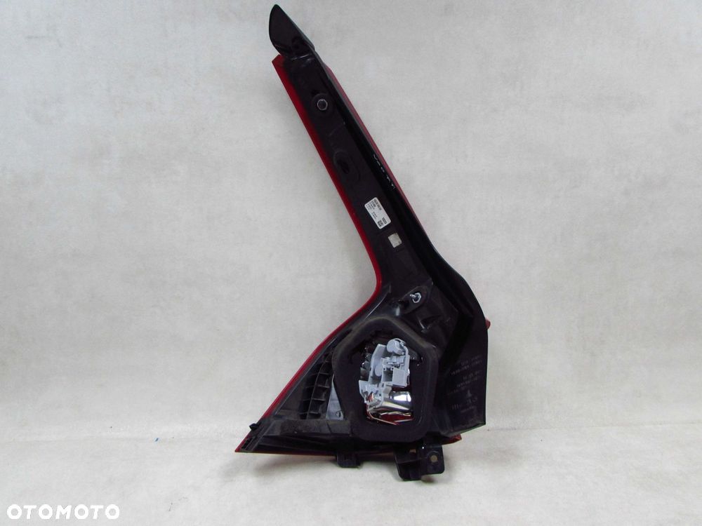 VOLVO V60 10- LAMPA TYL PRAWA 31214964 - 4