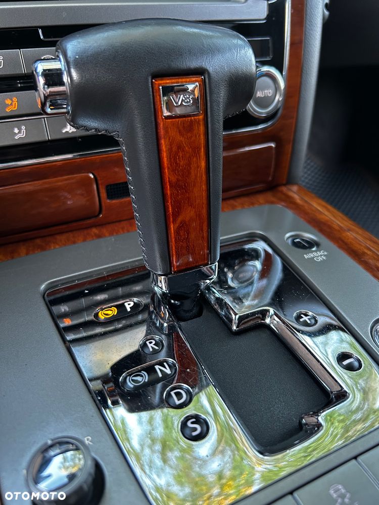 Volkswagen Phaeton 4.2 V8 4MOTION Automatik (5 Sitzer) Edition 6 - 15