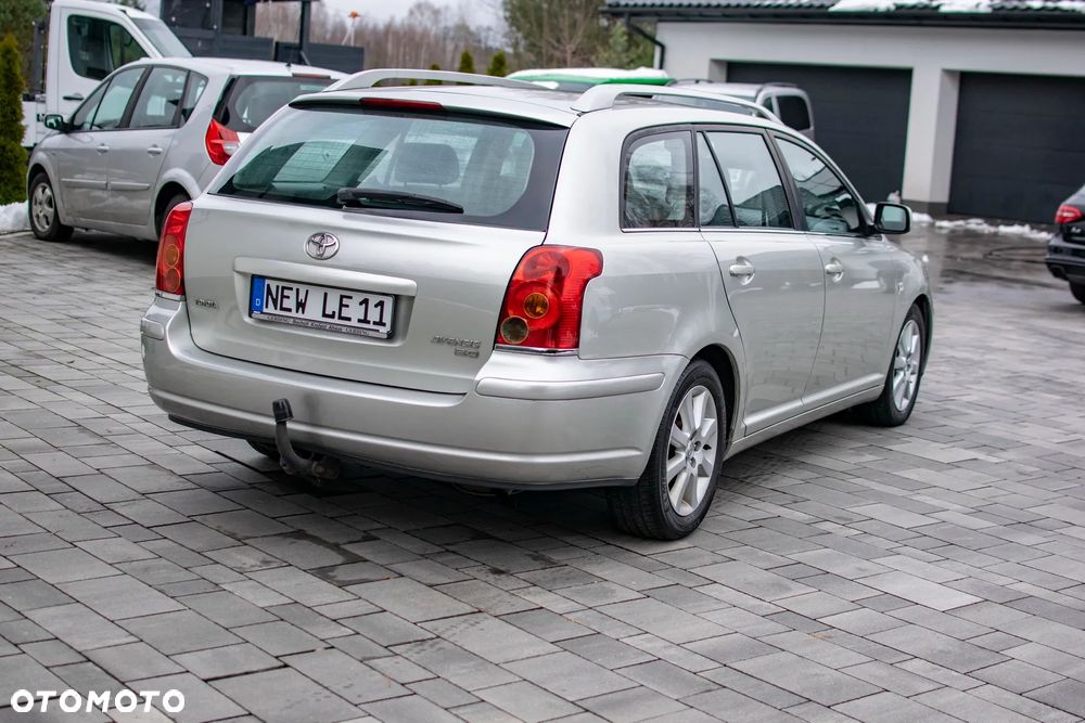 Toyota Avensis - 21