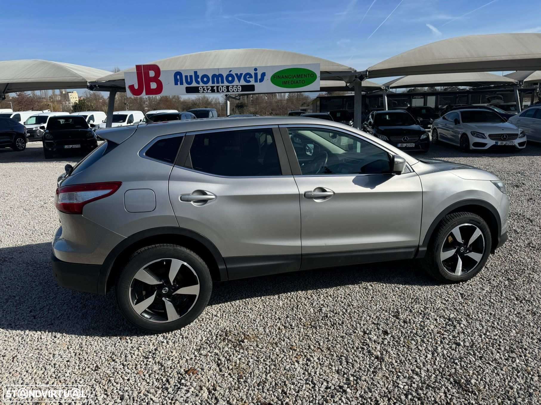 Nissan Qashqai 1.5 dCi N-Connecta 18 - 6